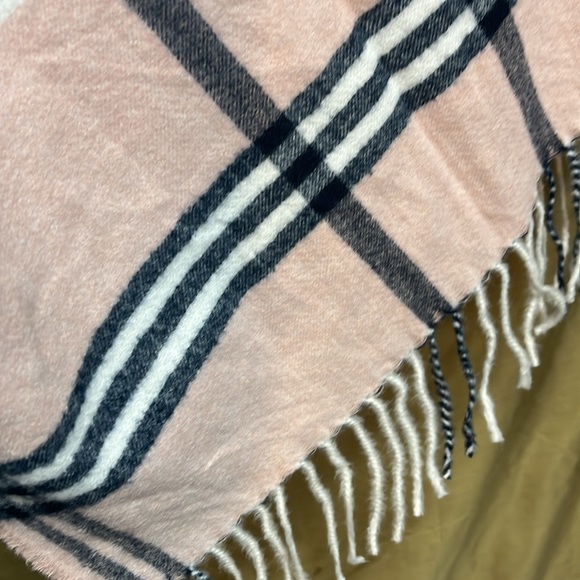 Brand new no tags. So soft!! Reduced!!! - Picture 3 of 3